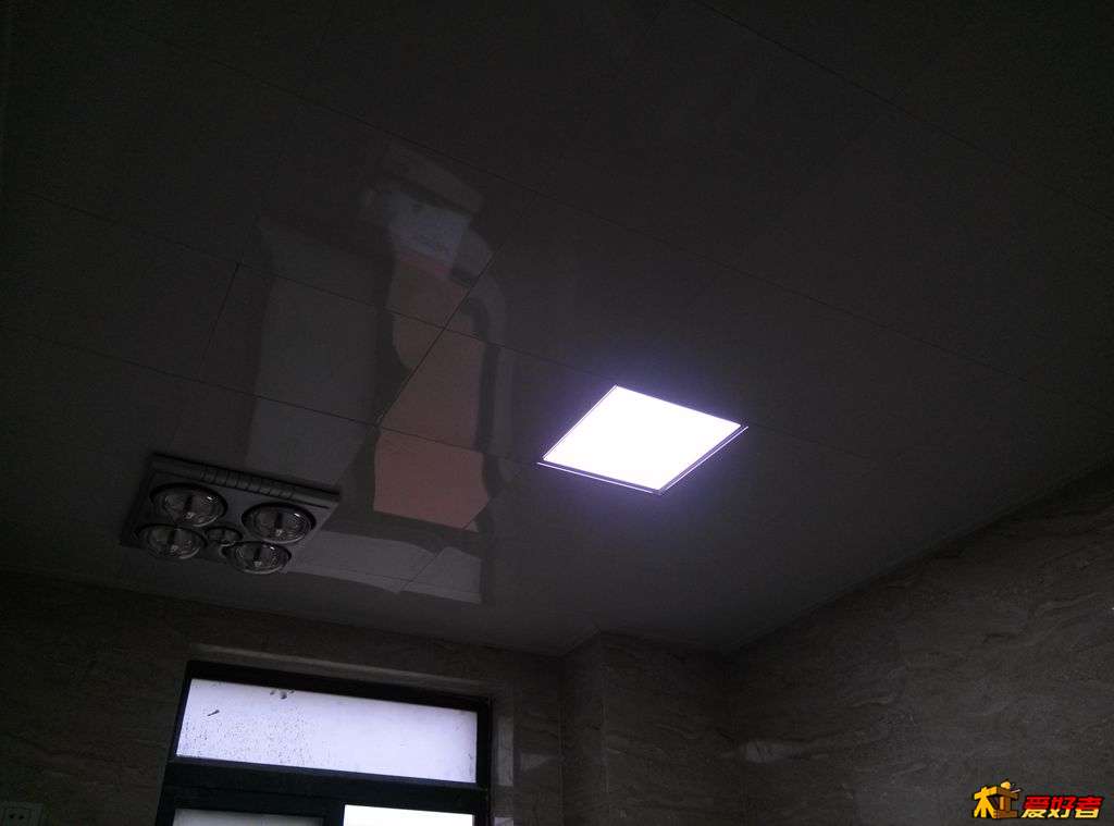 奥克斯LED灯 300*300的70元 300*600的120元