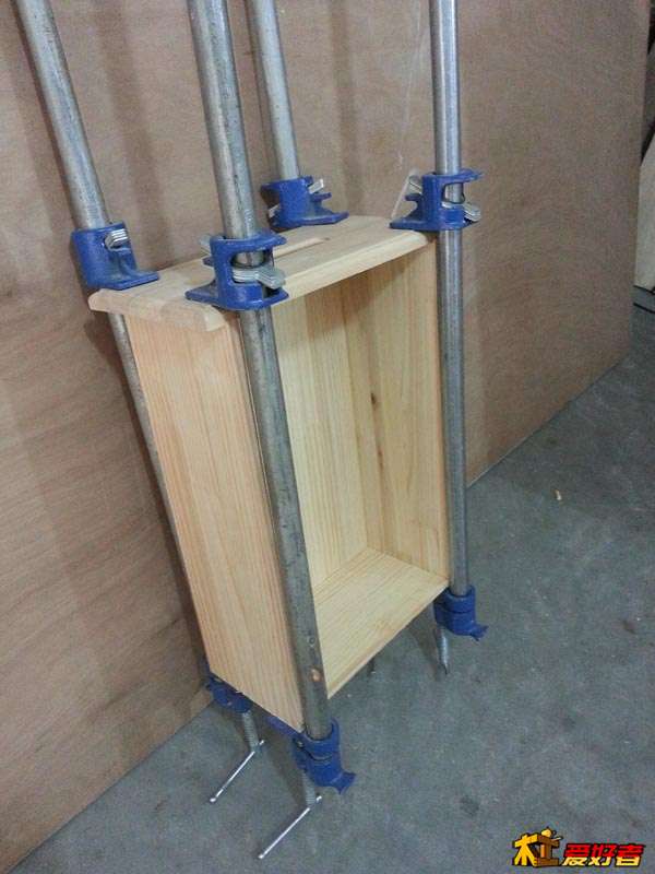 前面板上胶夹紧