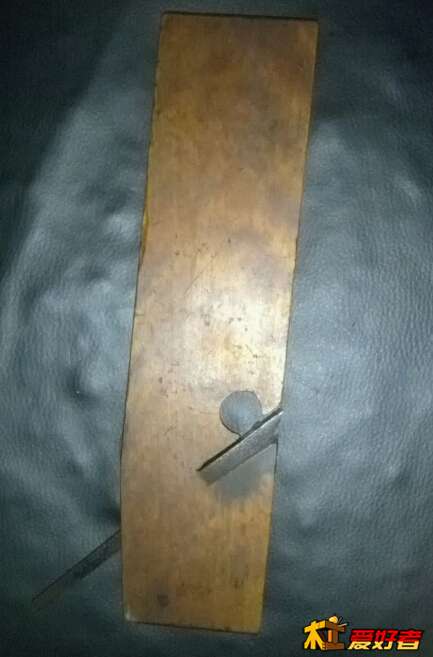 杵榆刨子，刃是大隆牌