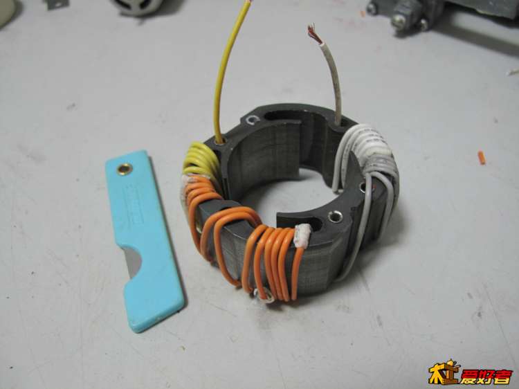 233205mm1qegitid15m9dz.jpg