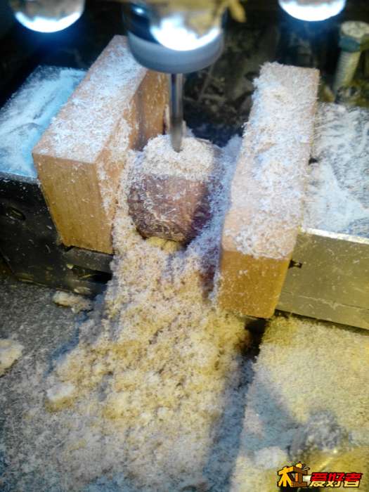 挑了个很大的菩提子呢。这一个大的买的时候，十元一个。