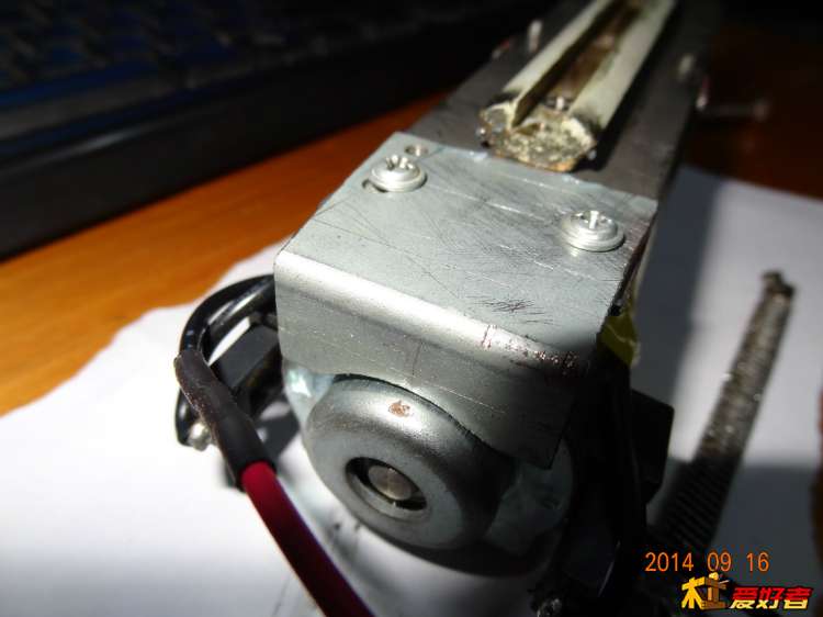 190859e8r9l522cg32zz97.jpg