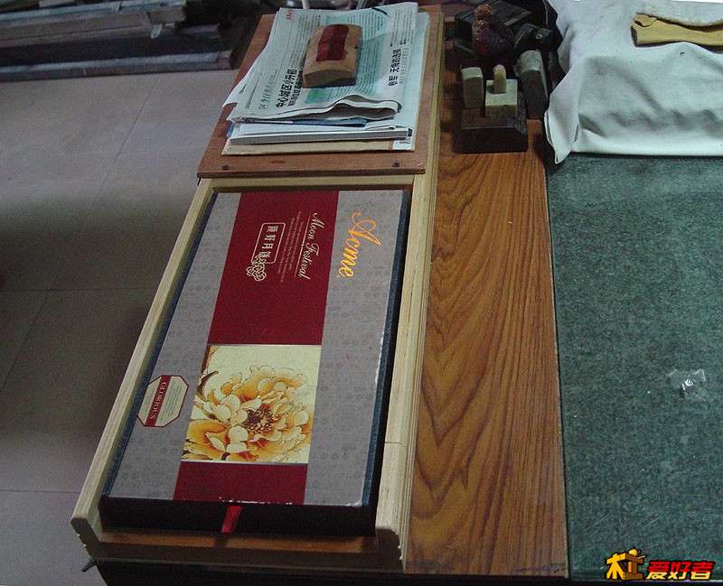 123140oz5ggqsl77fly005.jpg