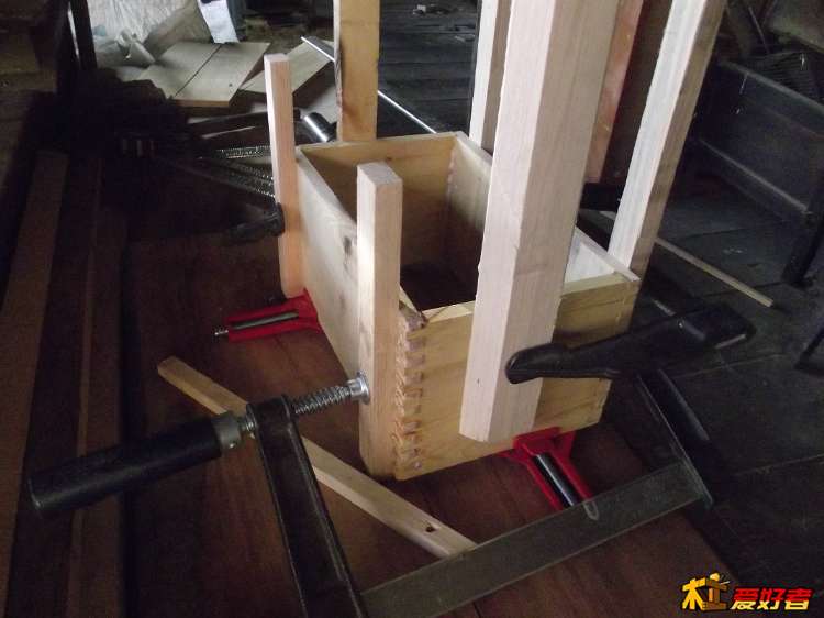 箱体材料：香榧木边脚料，