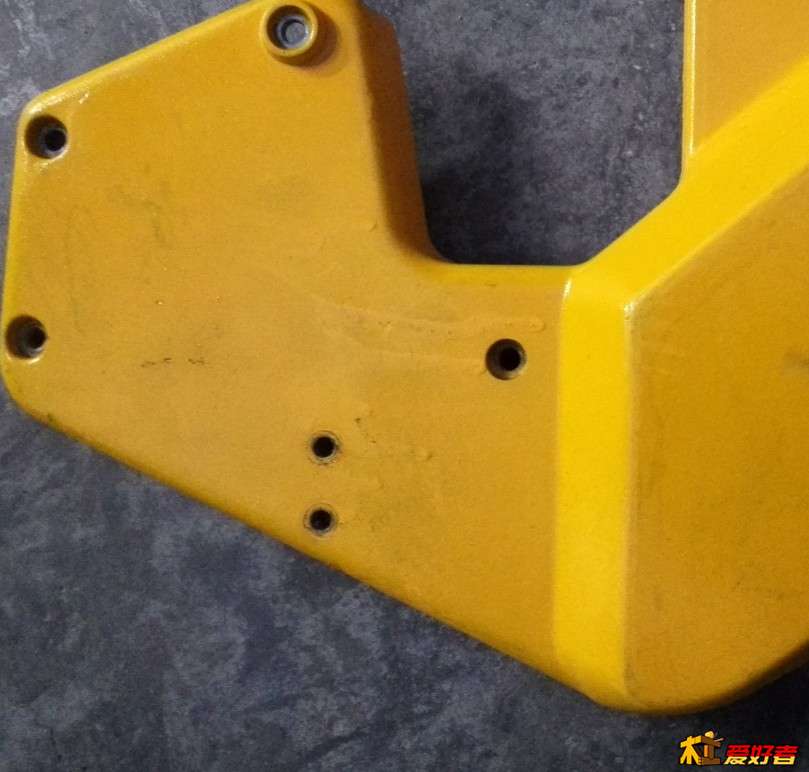 这漆喷流了，可不是原厂漆