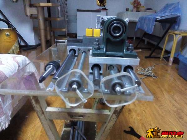 那15毫米有机玻璃做的手轮！想做2个苹果型，手艺不佳就成这样了