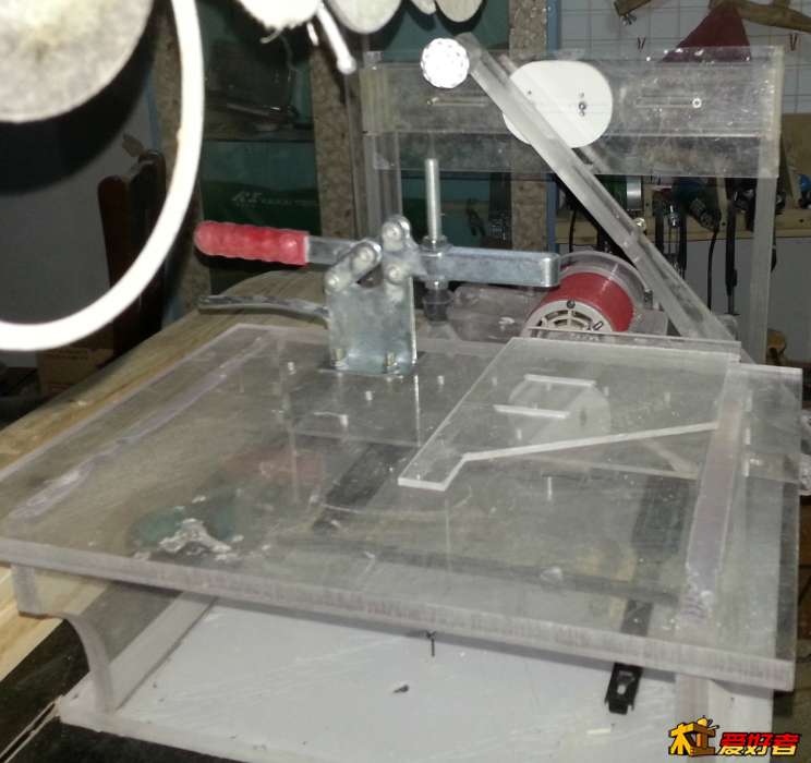 轻轻一拧很结实