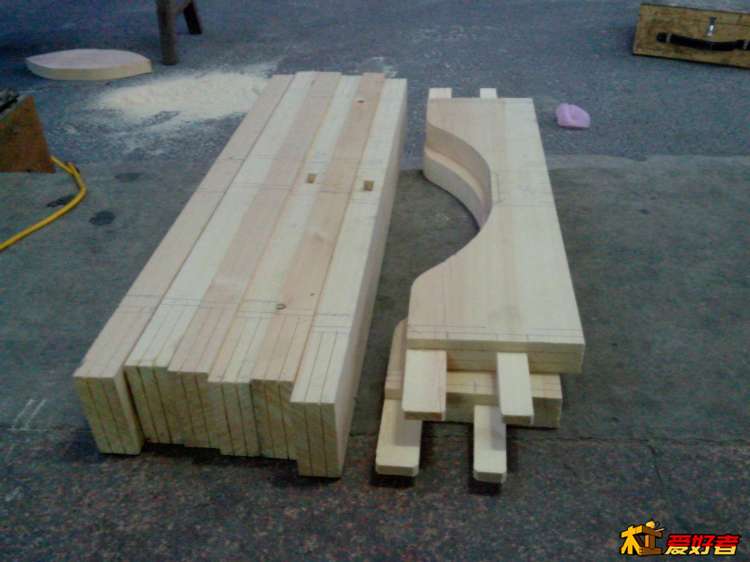183601cennm2kx60xkqj6h.jpg