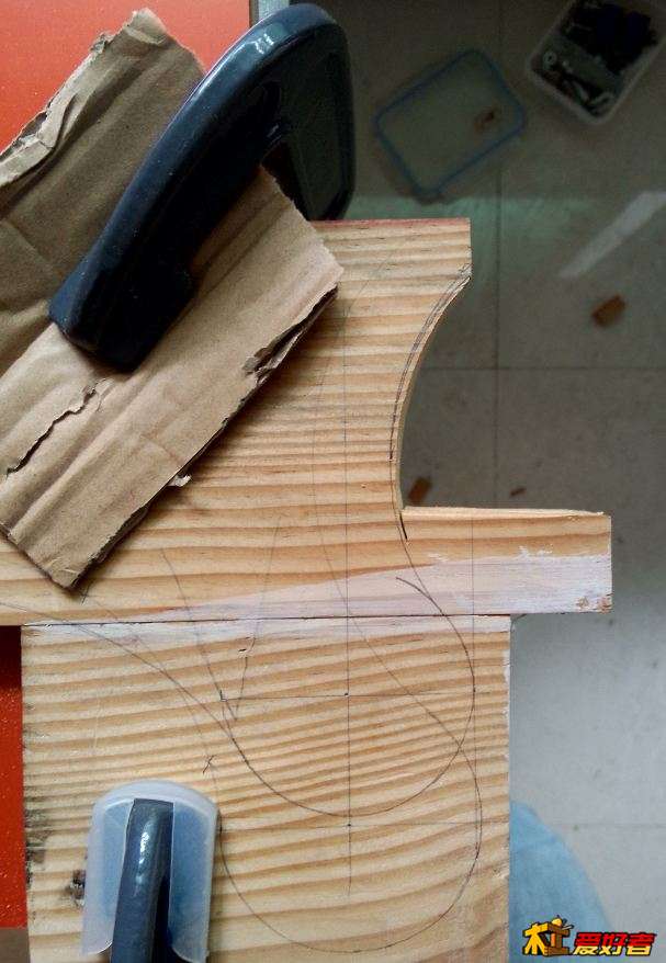 3_4_继续边锯边凿.JPG