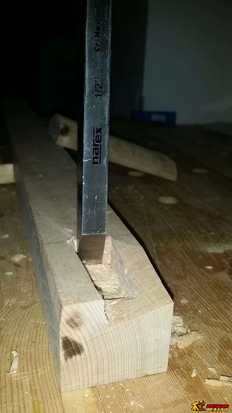 14凿子凿眼裂了.jpg 14凿子凿眼裂了.jpg