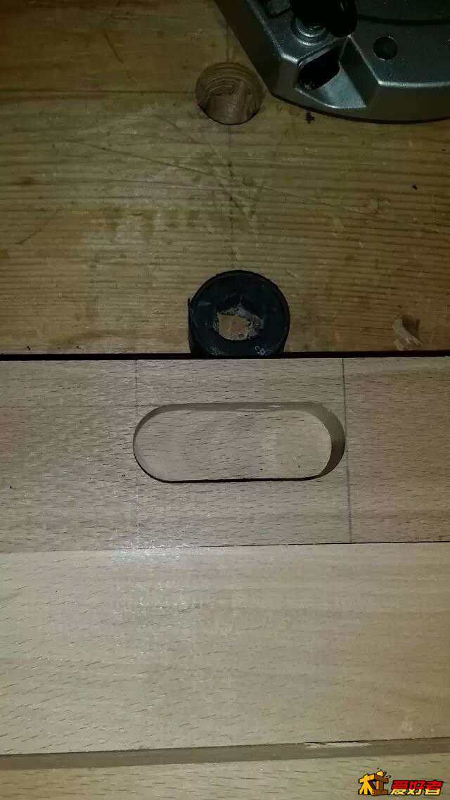 22试做雕刻机榫眼.jpg 22试做雕刻机榫眼.jpg