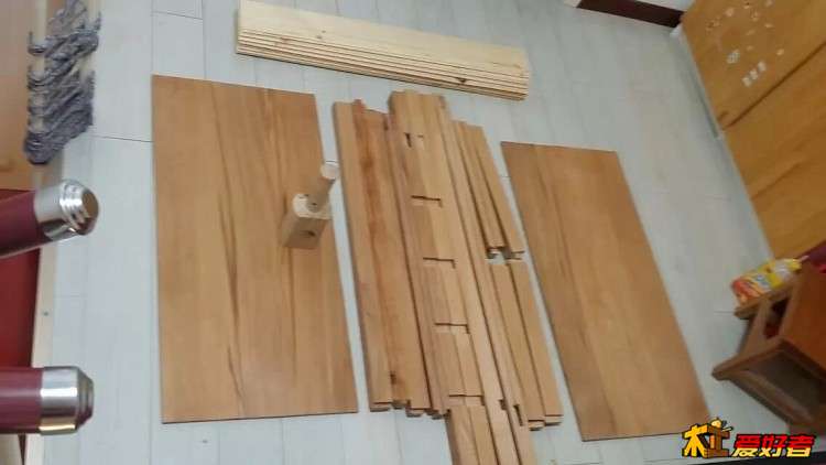 56所有部件打磨刷油后合影.jpg 56所有部件打磨刷油后合影.jpg