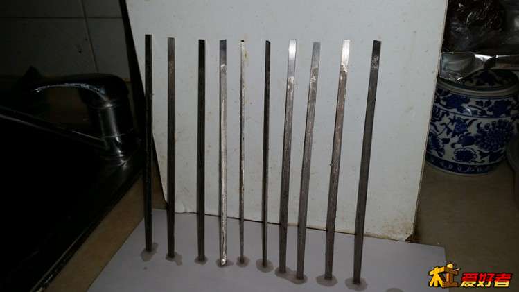 穿好内衣的白钢条