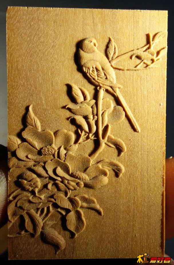 檀香木山茶小鸟牌子.jpg