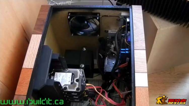 木制电脑机箱_Wooden Computer Case_480P.mp4_20150428_163742.933.jpg