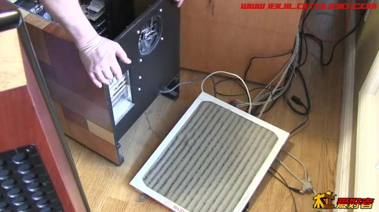 木制电脑机箱工作一年以后_Wooden Computer Case One Year Later_480P.mp4_20150428_1.jpg