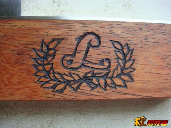 刻上LOGO，有点粗糙