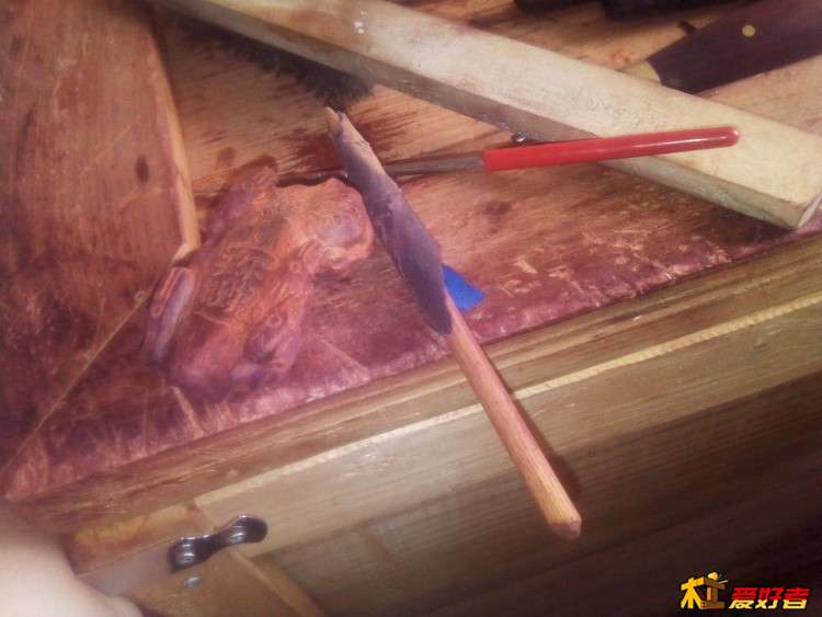 打磨，这是是领大神和小白都头大的事情，我的方法是砂纸加竹棍，比只用砂纸来得快