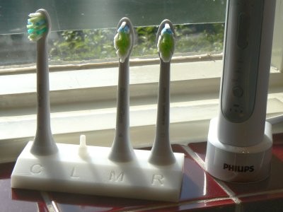 brushholder-400x300.jpg