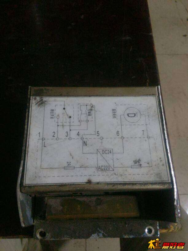 202353td6ha41bhzrn6bed.jpg