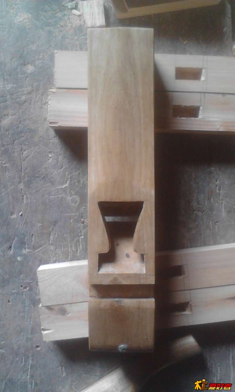 刨子背面图，这树不是很黄