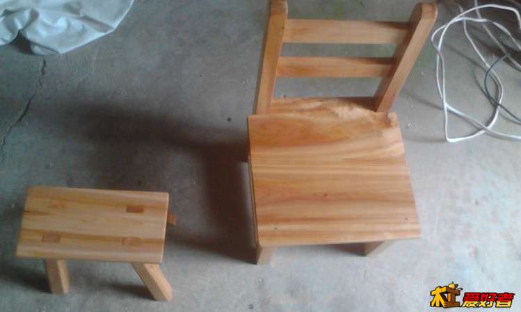 上清漆，哈哈，还行，可以看看，师傅那里学来的还没划给他。