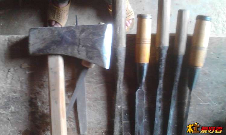 老爸的斧头，凿子，还有我网购来的德惠凿子