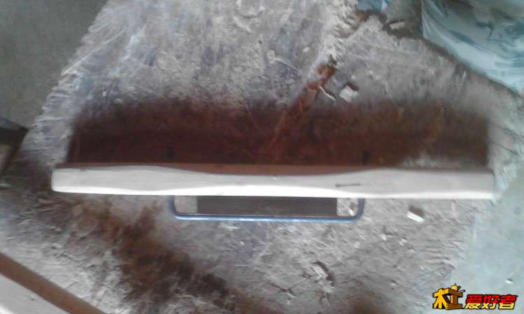 一字刨，柄自己做的，也是黄檀