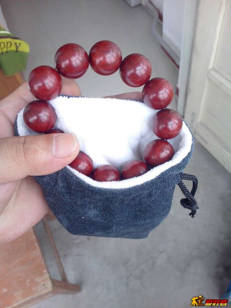 小叶紫檀串 (2).jpg