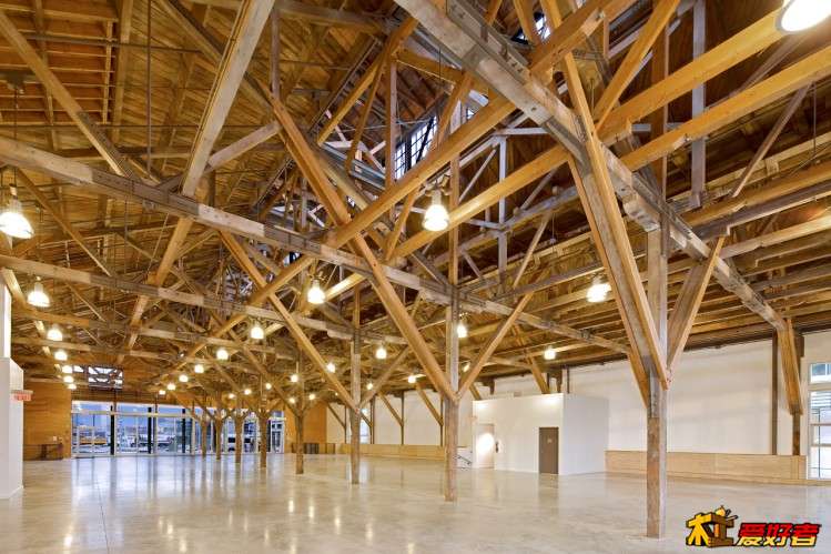 1324519374-mainimagesalt-long-span-timber-trusses.jpg