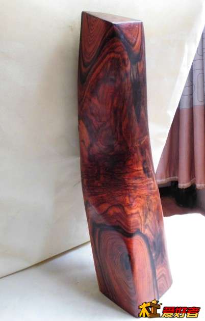 这东西也就是立着放了。谁给出个主意弄个什么托。