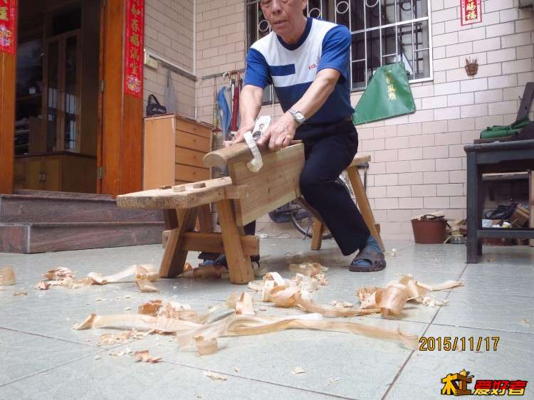019凳.JPG