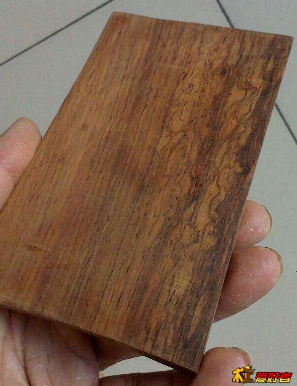 13.7厘米黄花梨木板.jpg
