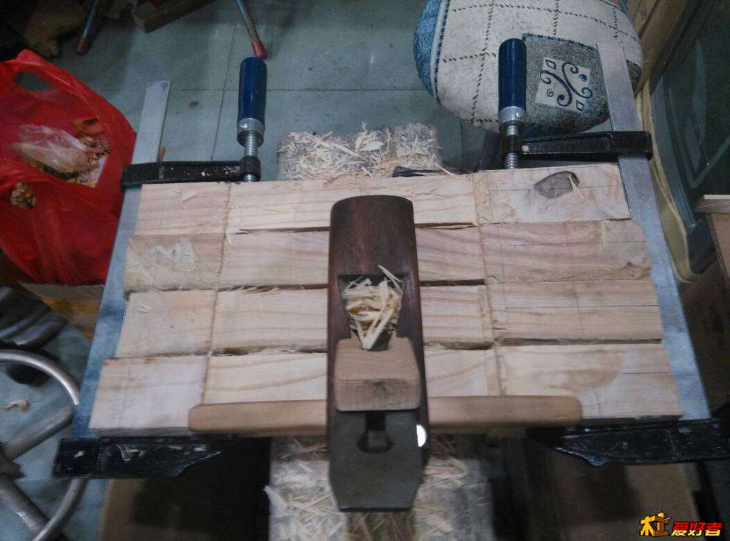 232530yk5arbtk2vk5va02.jpg