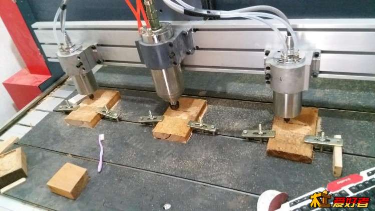 试雕，效果一般，有刀纹！