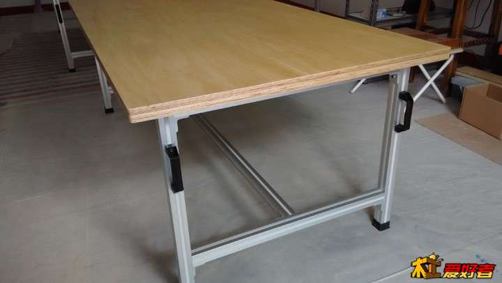desk.jpg