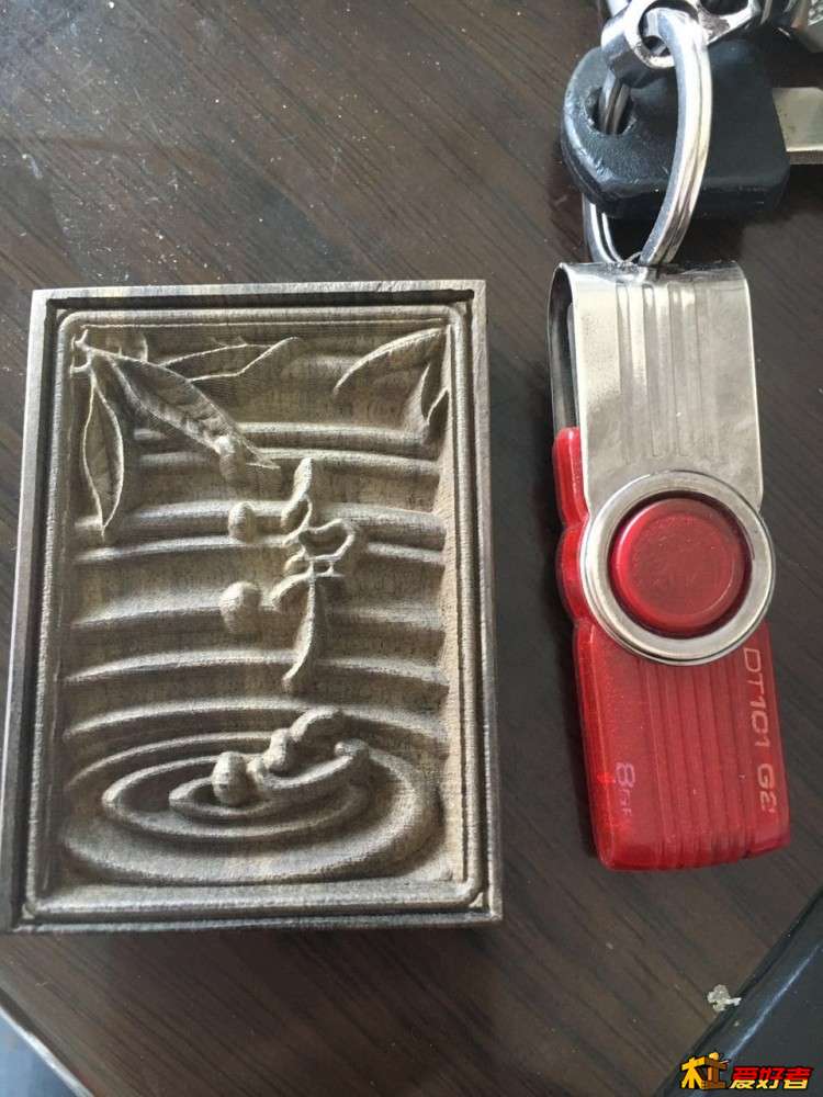 准备把它和U盘一样搞个孔串上！