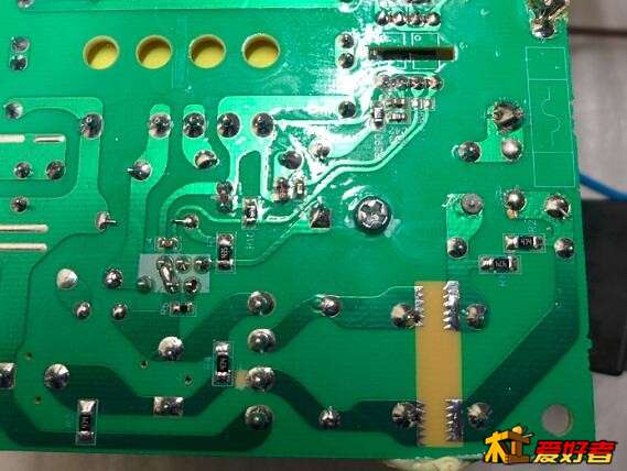 米沃奇充电器改220V
