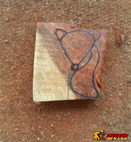 正面为红料，背面白皮