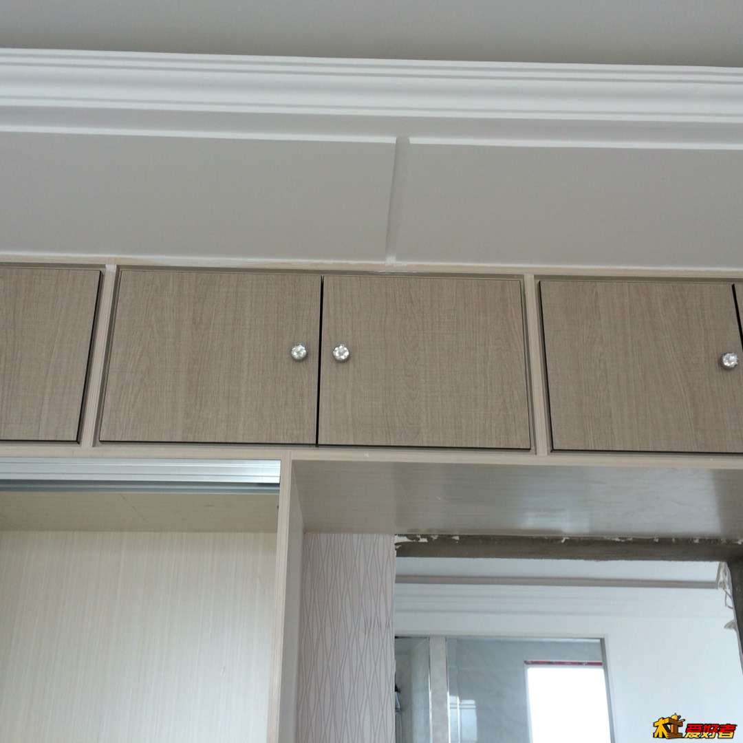 214436inr1x210940r41n5.jpg