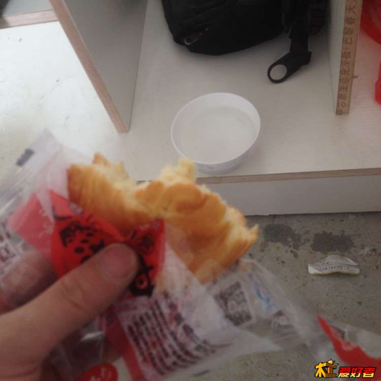 吊顶累尿了，不想做饭了，凑合吧