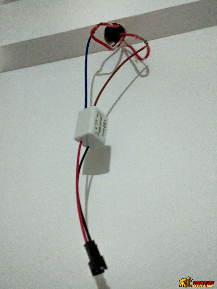 这个小筒灯，是本次装修 耗我时间最长的NND