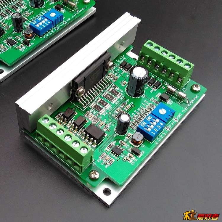 步进电机驱动器 TB6600，0.78A~4.0A之间任意设定电机电流 支持整步、2、4、8、16 细分