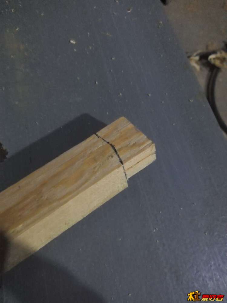 锯三角的，可以活动