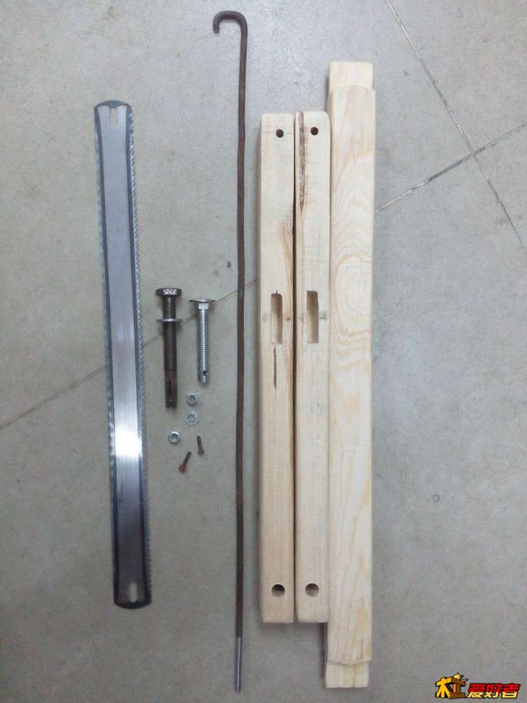 用大概5MM的铁丝（废物利用，没有更粗的）弯个钩，钩要弯得尽量直角点，好受力点，并功牙