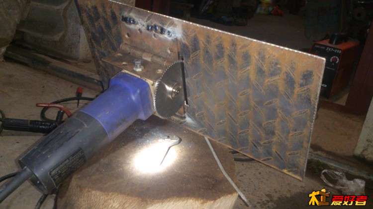 角磨机改小台锯