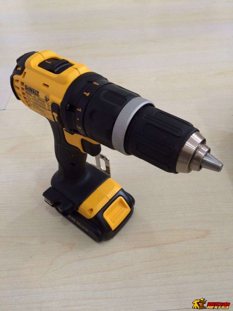 黄黑搭配，变形金刚啊