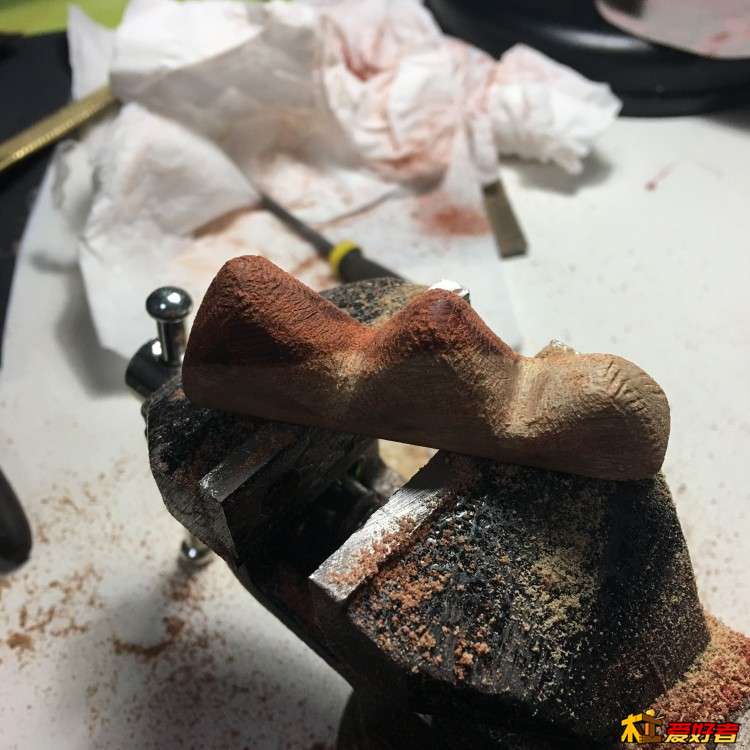 打磨好了以后发现形状不满意，又二次挫~