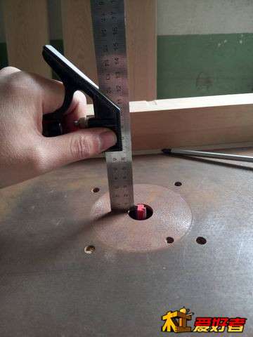 调整雕刻机高度