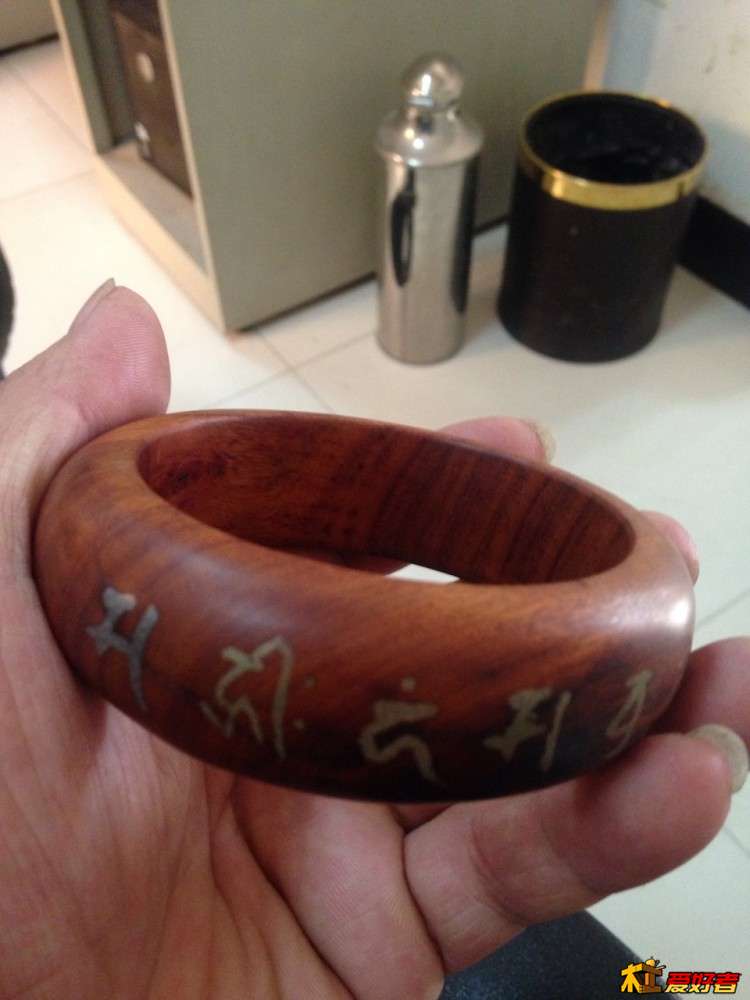 这个倒是自己弄的 为啥刻字呢...刻字这面有点糟了...